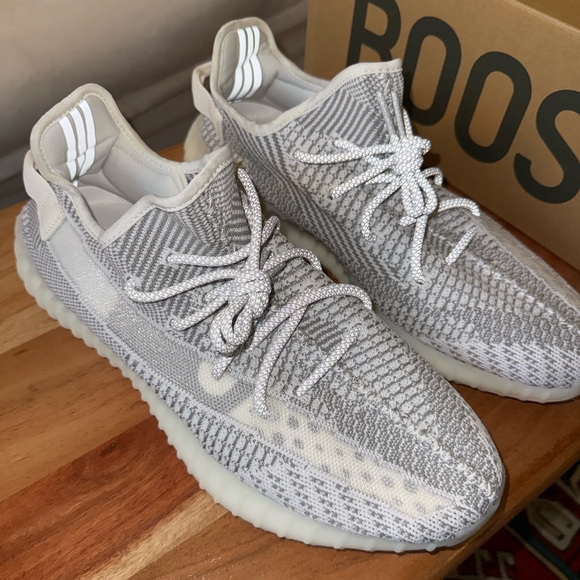 Yeezy Boost 350 V2 'Static Non-Reflective' 2023 - Picture 2 of 7